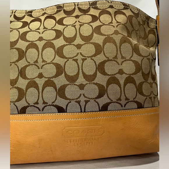 Authentic Vintage Coach Tan Signature inner pocket, Fabric & Leather Hobo Bag - Picture 11 of 13